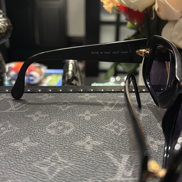 Vintage Chanel Women’s Sunglasses - Picture 7 of 9